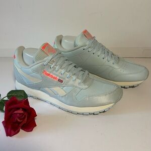 Reebok Inisex Adult Classic Leather Sneakers Sz 9 Gray Orange Barely Worn